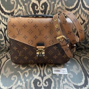 💕SOLD💕 Louis Vuitton LV Pochette Metis Reverse Crossbody Bag